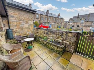 Rear courtyard pic 2- click for photo gallery